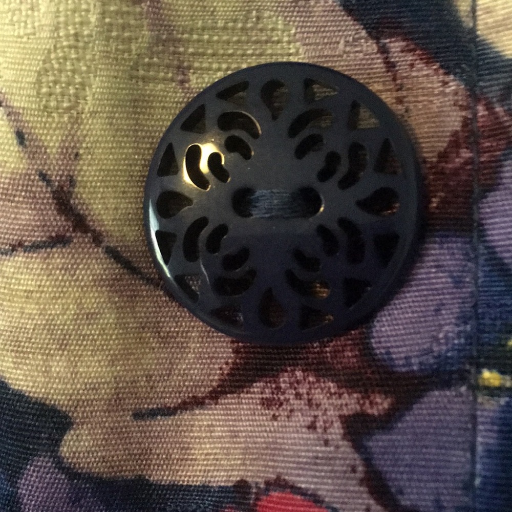 Chico’s 3/4 sleeve floral textured jacket - Picture 6 of 8